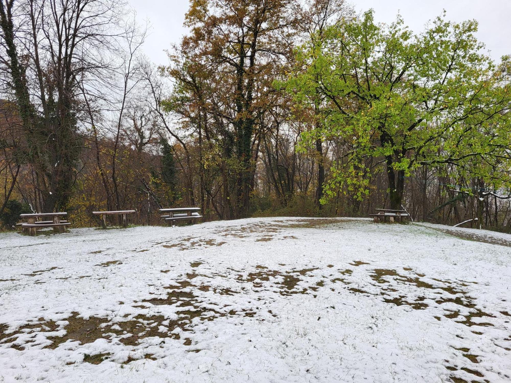 Koca Sredi Gozda 호텔 Kanal 외부 사진